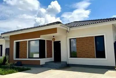 Casă cu 4 camere cu Teren 400 Mp în Central