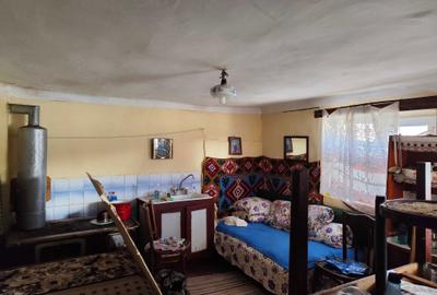 Casă cu 3 camere în Bănești - 4