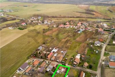 Casă cu 2 camere cu Teren 834 Mp în Cetariu - 1