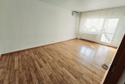 Apartament cu 3 camere decomandat în Central - 1