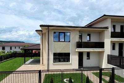 Duplex cu 4 camere cu Canalizare în Chinteni - 3