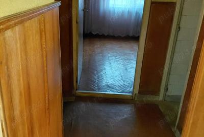 Apartament cu 3 camere decomandat în Traian - 4