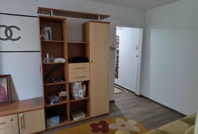 Apartament cu 2 camere nedecomandat în Alecu Russo