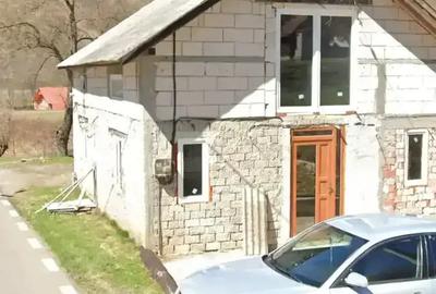 Casă cu 4 camere cu Teren 400 Mp în Central - 5