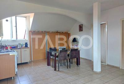 Apartament decomandat 3 camere zona centrala Cisnadie de vanzare - 1