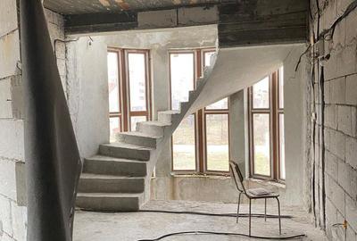 Casă cu Teren 800 Mp în Palazu Mare - 13