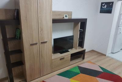 Inchiriez garsoniera - 2