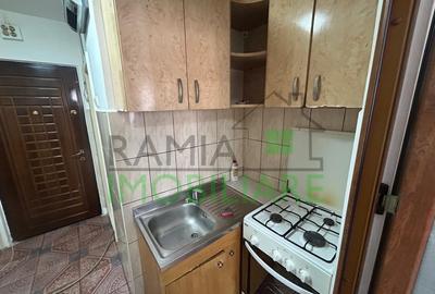 Garsoniera mobilata in Tractorul, aproape de Coresi - 3