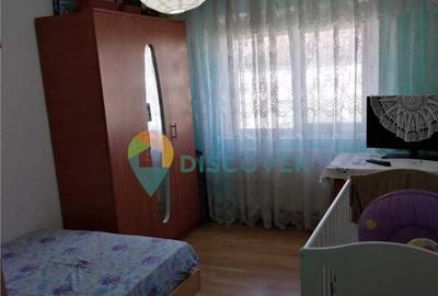 Zona Milcov , 3 camere decomandate , modelul cu 2 bai , 77.0 - 2