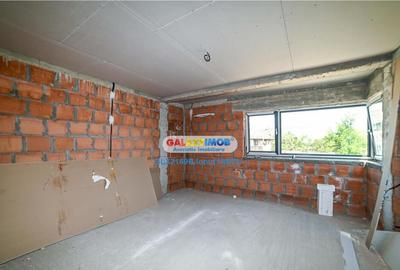 Casă cu 5 camere cu Teren 353 Mp în Dobroești