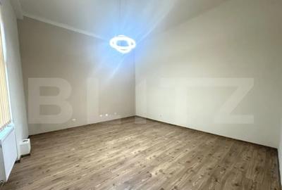 Spațiu comercial, de 52 mp, în Central - 3