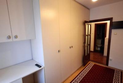 Apartament cu 4 camere decomandat, mobilat în Central - 8