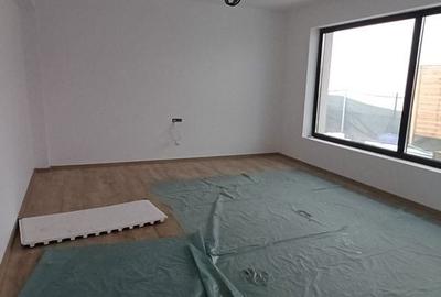Casă cu 4 camere cu Teren 300 Mp în Central - 16