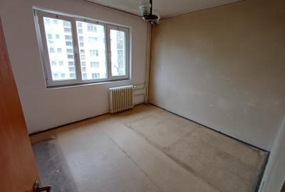 Apartament cu 3 camere decomandat în Dristor - 2