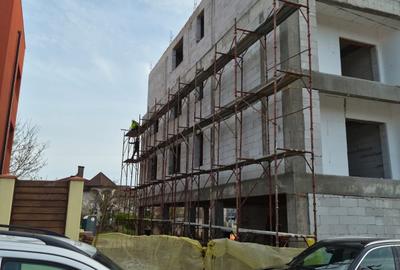 Apartament cu 3 camere decomandat în Palazu Mare - 2