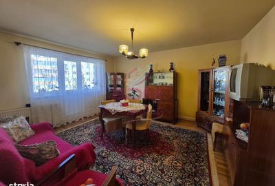 Apartament cu 4 camere decomandat în Central - 2