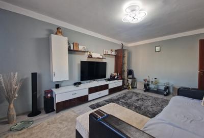 Apartament cu 3 camere decomandat în Sud - 2