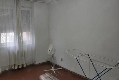 Apartament cu 3 camere decomandat în Luncă