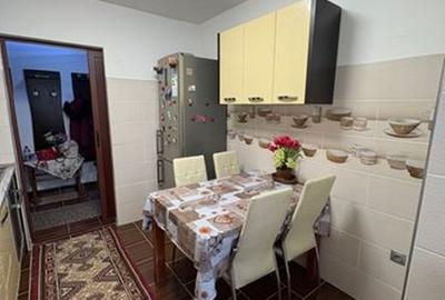 Apartament cu 3 camere semidecomandat în Traian - 9