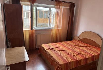 Apartament cu 3 camere semidecomandat în Micro 3 - 4