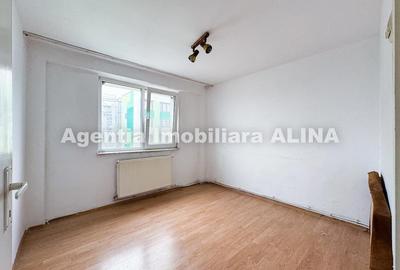 Apartament cu 2 camere decomandat în Micro 15 - 15