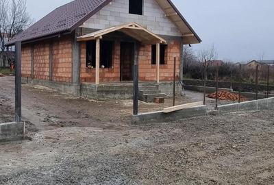 Casă cu 3 camere cu Teren 365 Mp în Miroslava - 2