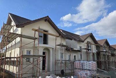 Casă cu 4 camere în Covaci - 1