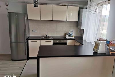 Apartament cu 2 camere decomandat, mobilat în Tractorul - 4