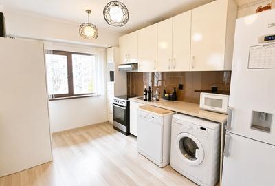 Apartament cu 3 camere decomandat în Tineretului - 2