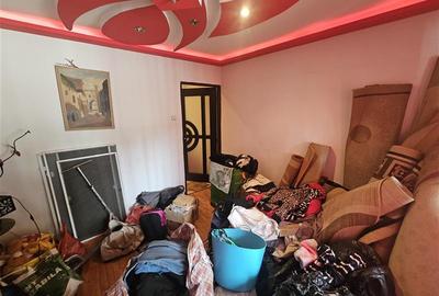 Apartament cu 3 camere semidecomandat, mobilat în Micro II - 18