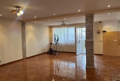 Vilă spațioasă în Giulești / Spacious Villa in Giulești