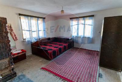 Casă cu 4 camere cu Teren 390 Mp în Peștenița - 5