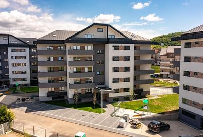 Apartament cu 3 camere semidecomandat în Florești