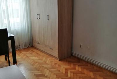 Garsonieră decomandată în Central - 2