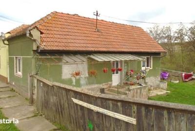 Casă cu 2 camere cu Teren 871 Mp în Central - 1