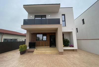 Casa individuala noua cu 4 camere. Aspect mediteranean, an 2025. Comision 0 - 4