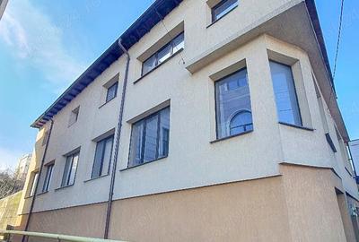 Spațiu comercial, de 300 mp, în Central - 1