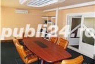 Spațiu comercial, de 1,500 mp, în Central - 8