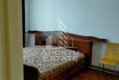 Apartament 3 camere, decomandat cu centrala proprie langa Medicina