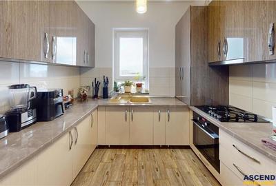 Pe 2 niveluri, Penthouse modern la bulevard, parcare si boxa, Tractorul Nou, Brasov - 12