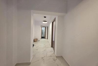 Apartament cu 3 camere decomandat în P-ța Victoriei - 2
