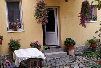 Casă cu 6 camere cu Teren 300 Mp în Muncitoresc - 2