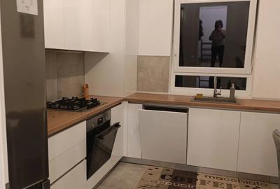 Apartament 3 camere in Tractorul - 2