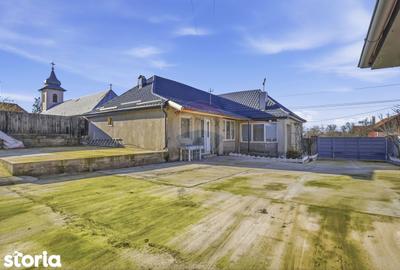 Casă cu 3 camere cu Teren 1439 Mp în Secusigiu - 2