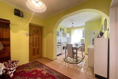 Apartament cu 3 camere decomandat în Central - 1