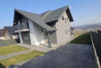 Casă cu 5 camere cu Teren 225 Mp în Ciurbești - 2