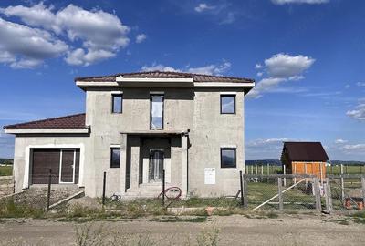 Casă cu Teren 600 Mp în Central