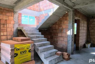 Se vinde casa in Campene?ti P+E cu vedere la lac - 2