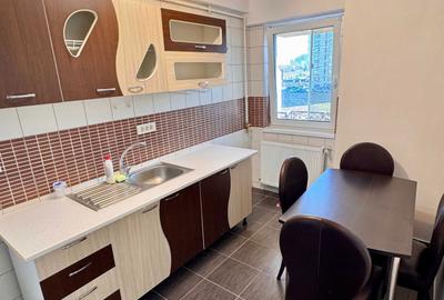 Apartament cu 2 camere decomandat, mobilat în Exterior Vest
