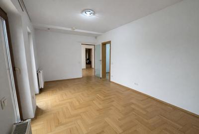 Birou, de 350 mp, în Europa - 15